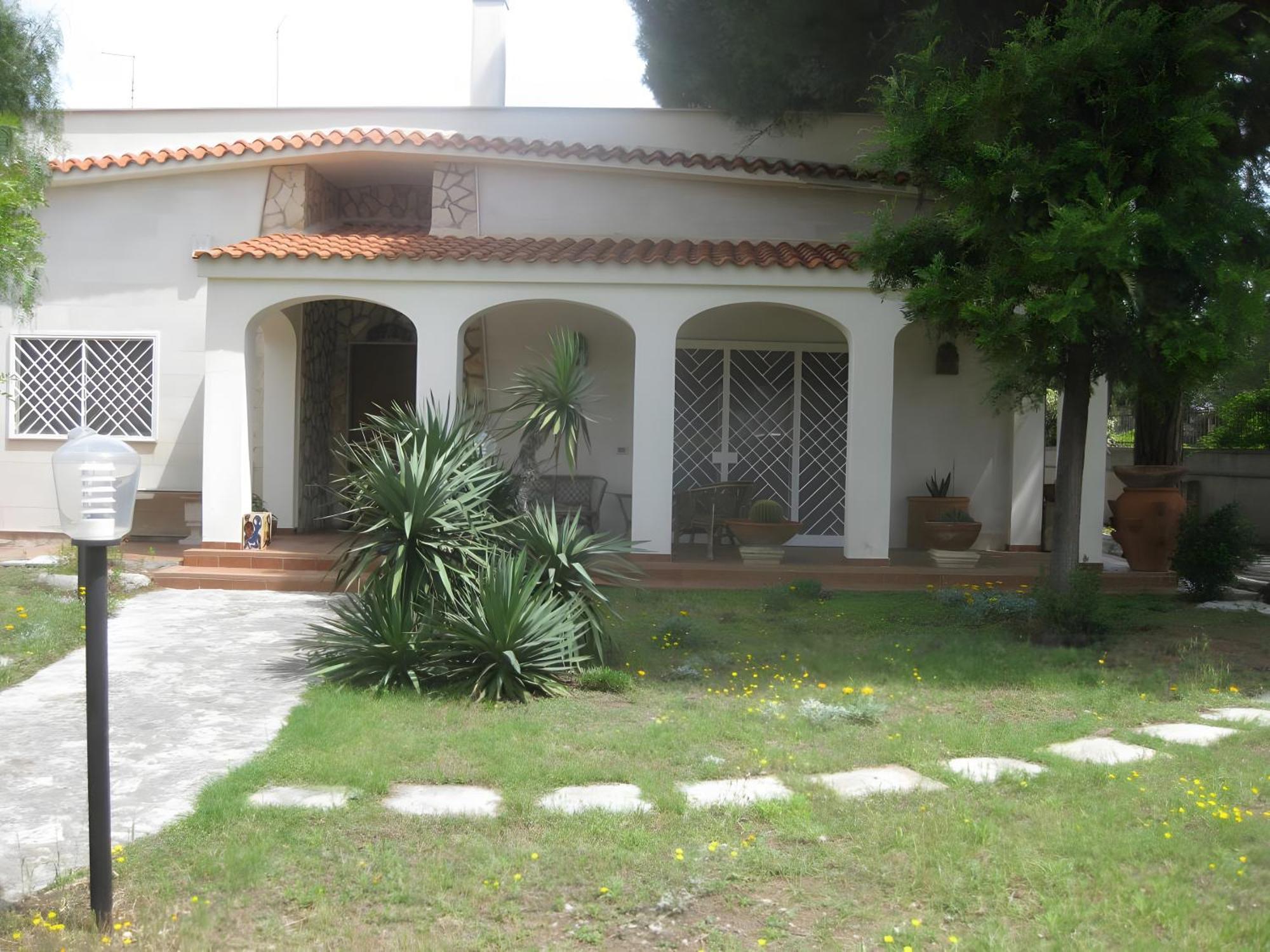 Lucia Bed & Breakfast 2*